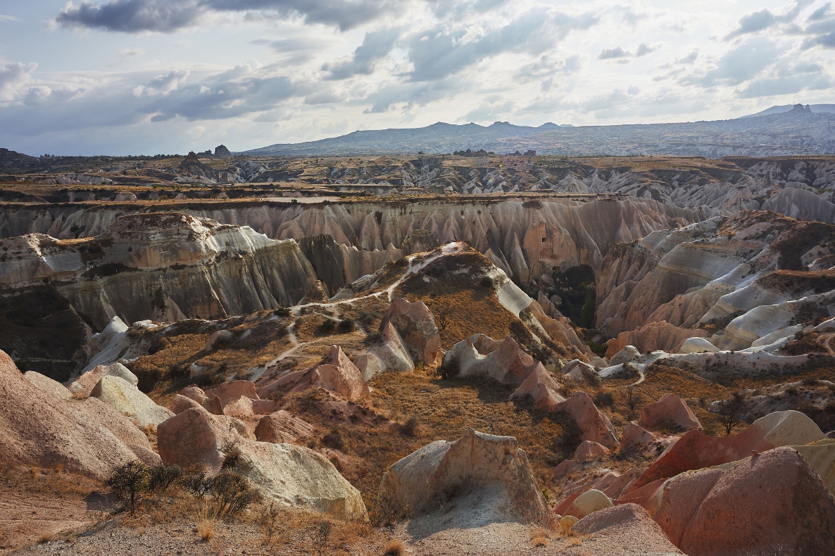 Cappadocia. Il paesaggio nel grembo della roccia